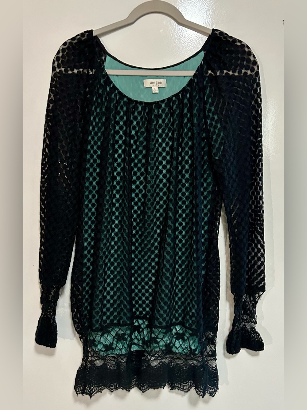 Umgee Romantic Fancy Black Lace Trim Wrist Ruffle Top Lined Turquoise Teal Large